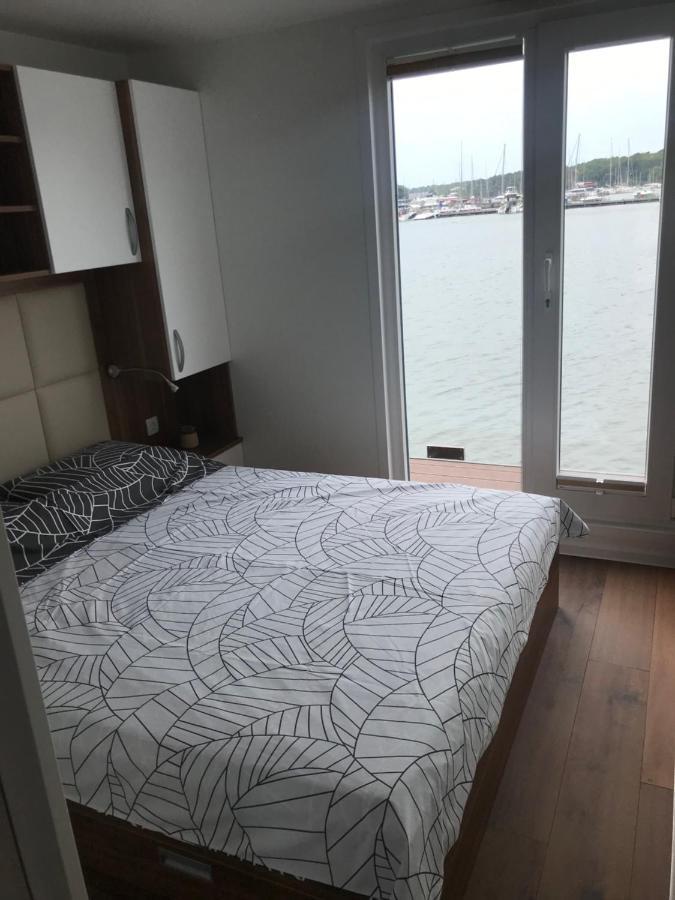 Floating House Varoni Pula Exterior photo
